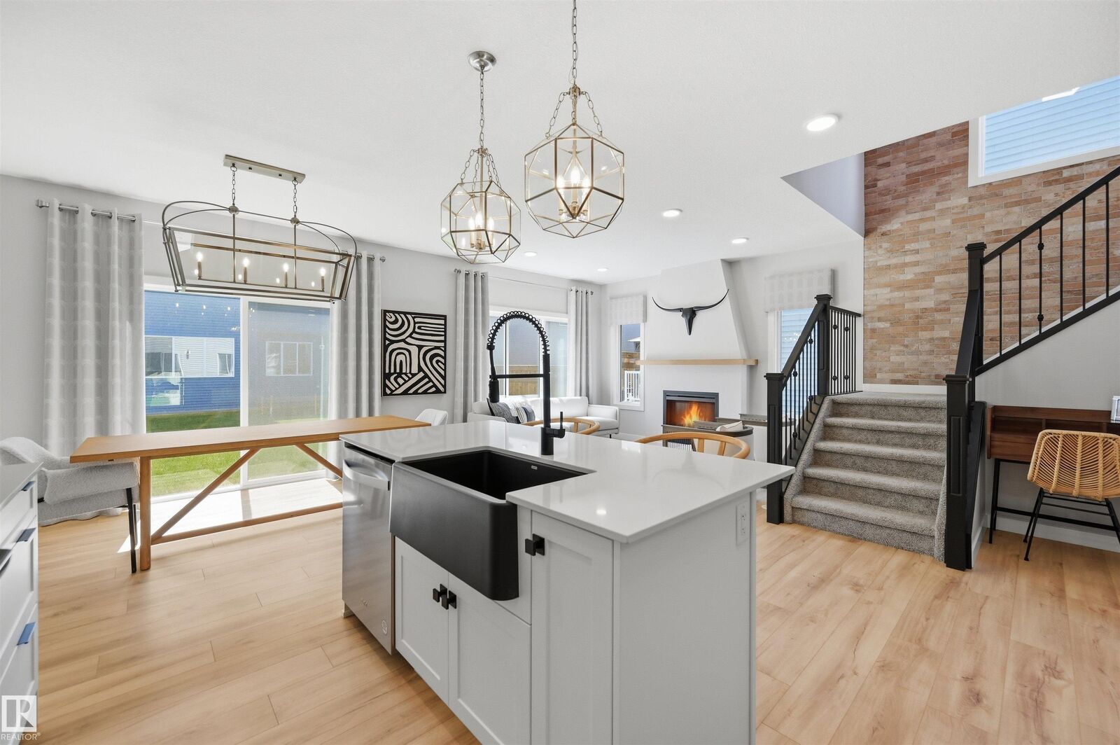 Property Photo:  3243 Dixon Way SW  AB T6W 5K9 