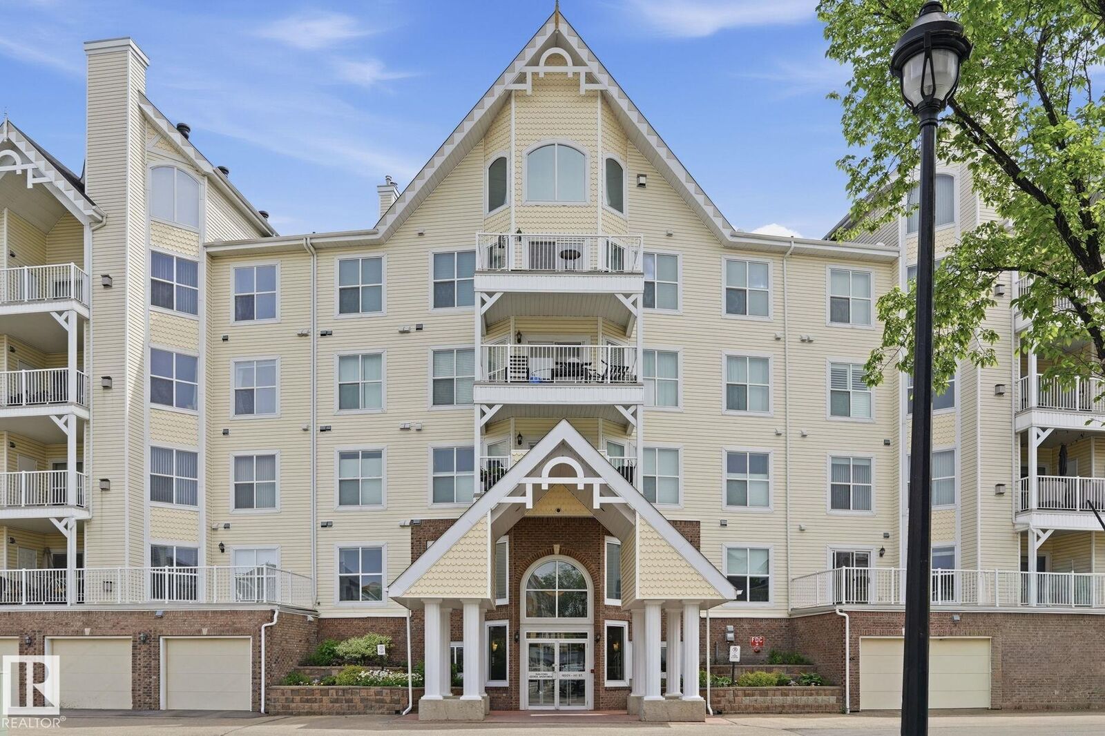 Property Photo: 10221 111 Street NW 201 AB T5K 2W5
