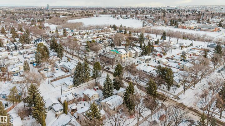 Property Photo:  9306 64 Avenue NW  AB T6E 0H9 