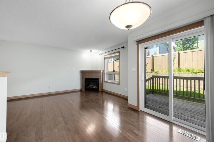 Photo de la propriété:  5120 164 Avenue NW 21  AB T5Y 0L7 
