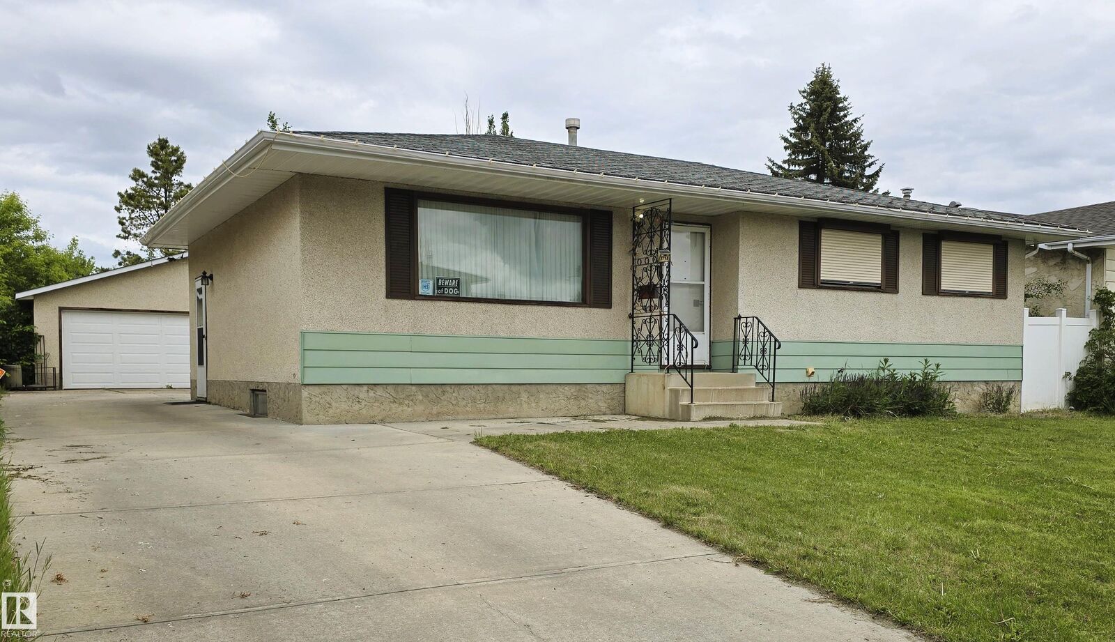 Property Photo:  3718 136A Avenue NW  AB T5A 2P4 