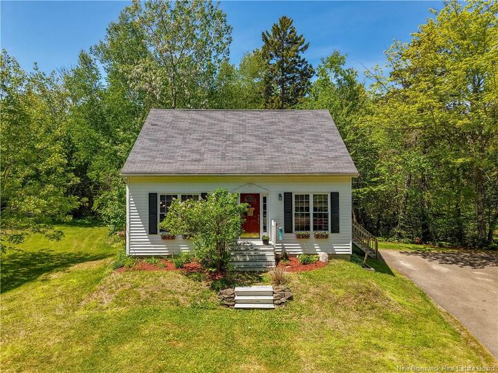 Property Photo:  84 Tudor Avenue  NB E3C 1X6 