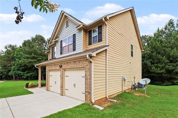 Property Photo:  2127 Farmdale Court  GA 30012 