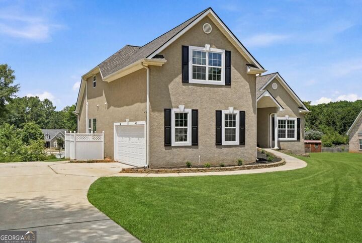 Property Photo:  705 Gatwick Court  GA 30248 