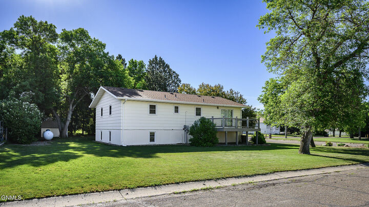 Property Photo:  222 3rd Street W  ND 58530 