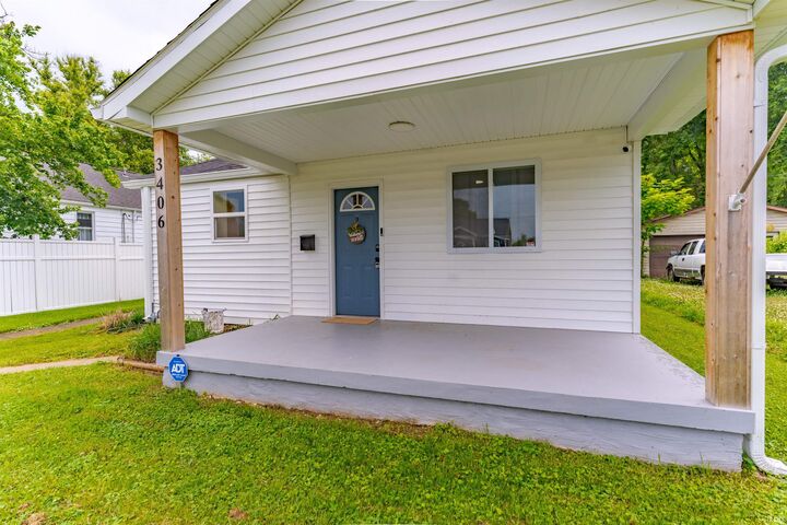 Property Photo: 3406 Hartmetz Avenue IN 47712-4809