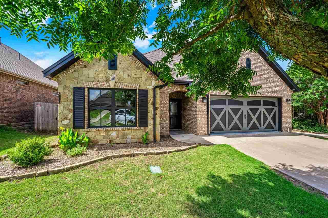 Property Photo: 3603 NE Cypress Ln OK 73507