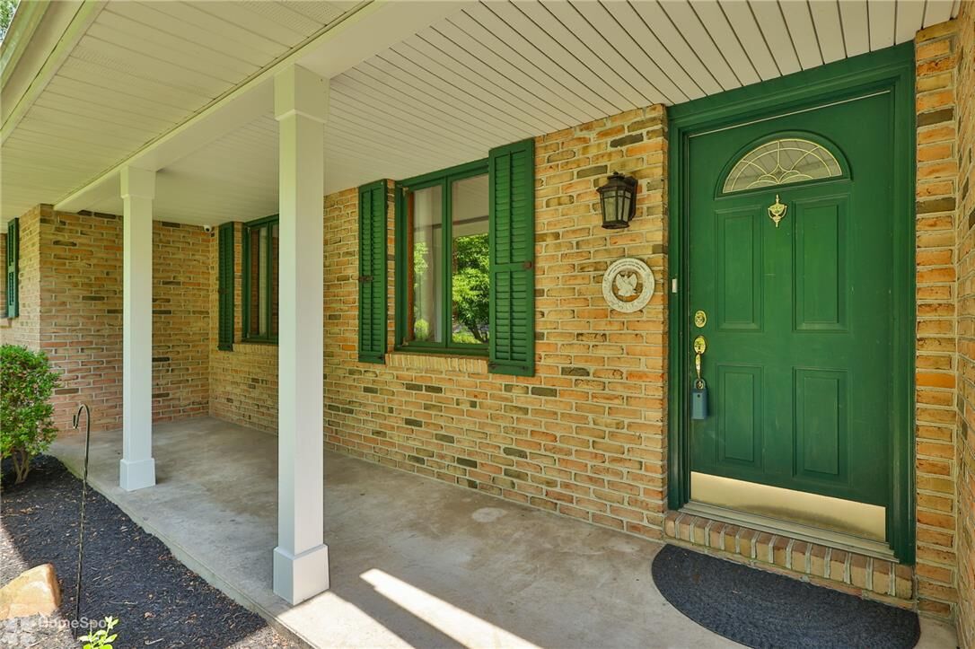 Property Photo: 6124 Hilltop Road PA 18069