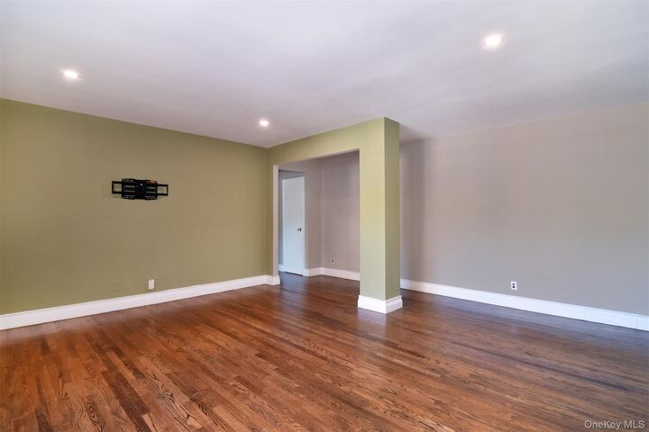 Property Photo: 1111 Midland Avenue 2C NY 10708