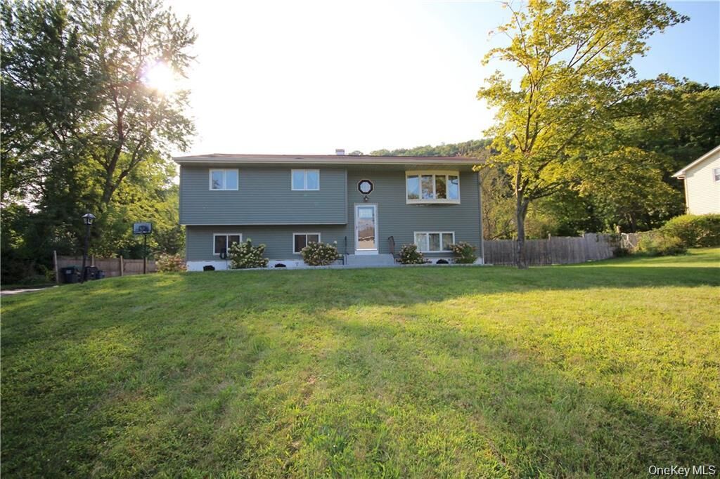 Property Photo:  352 Lake Shore Drive  NY 10950 
