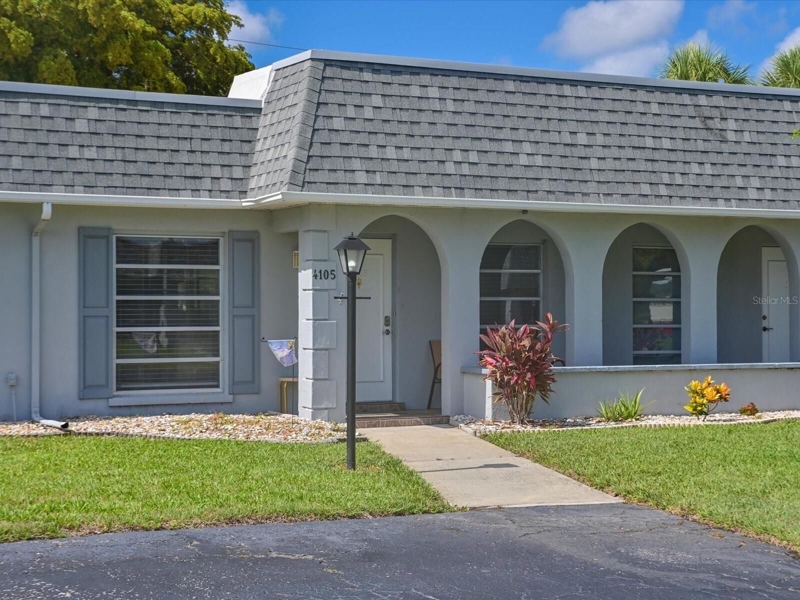 Property Photo:  4105 35th Avenue W 4105  FL 34205 