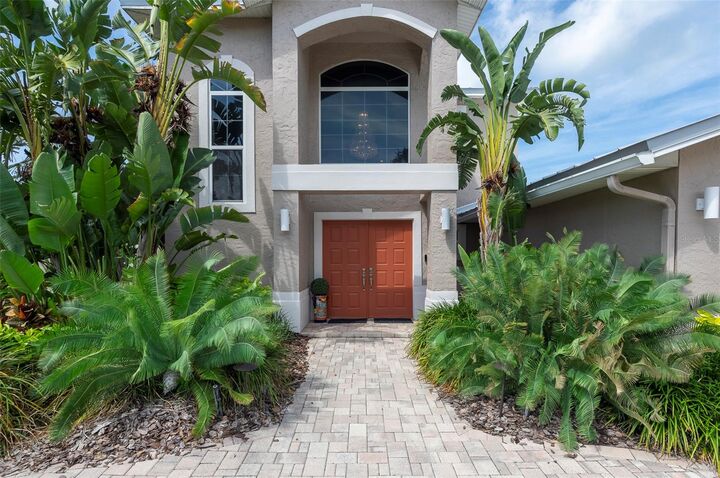 Property Photo: 311 S Isle Drive FL 33706