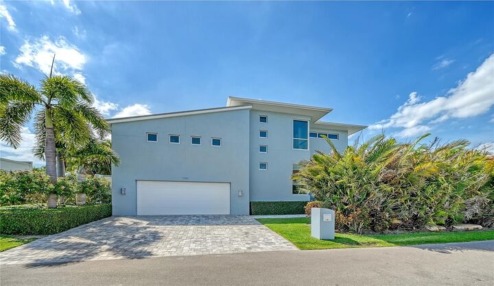 Property Photo: 705 Jungle Queen Way FL 34228