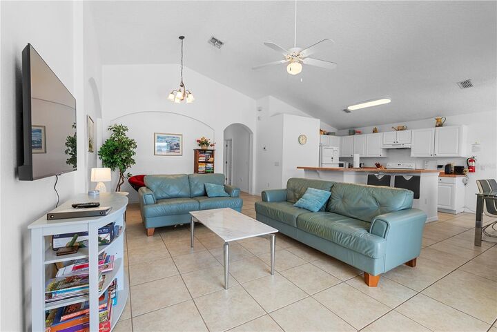 Property Photo:  4811 Cumbrian Lakes Drive  FL 34746 