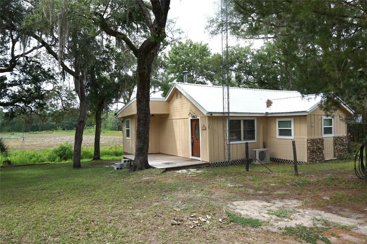 Property Photo: 5470 NE 165th Terrace Road FL 34488
