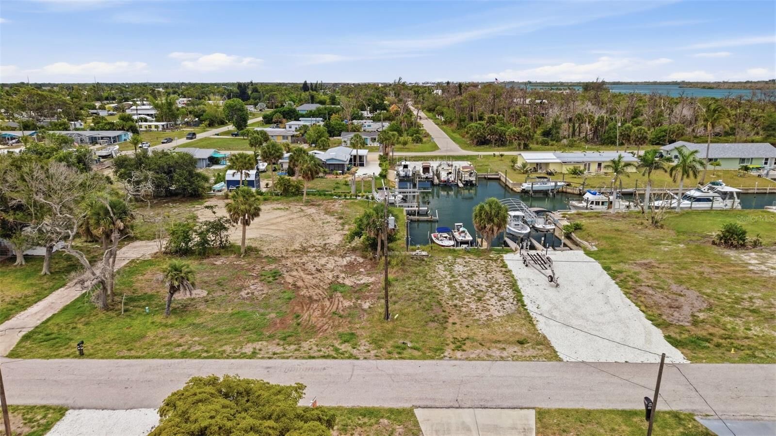 Property Photo: 1949 Pennsylvania Avenue Bl1 FL 34224