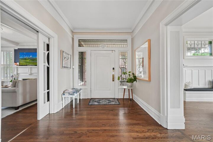 Property Photo: 53 Kingsbury Place MO 63112