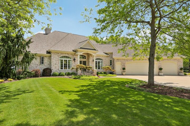 Property Photo: 4731 Woodlake Ct WI 53403