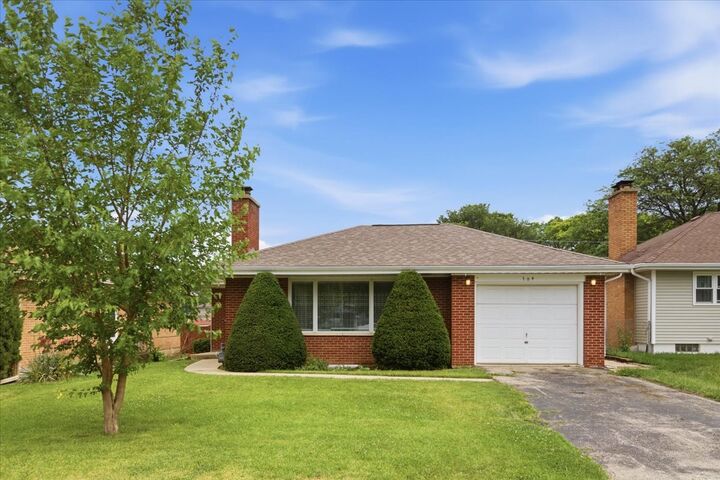Property Photo:  104 W Granville Avenue  IL 60172 