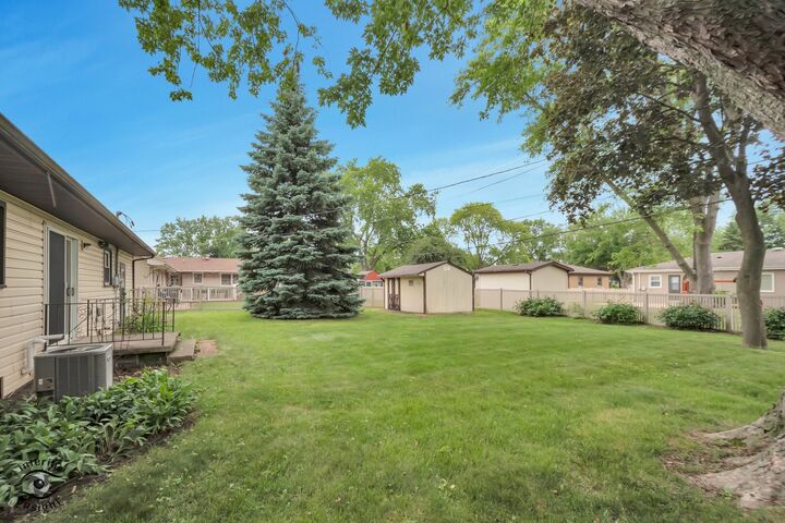 Property Photo:  520 Evergreen Lane  IL 60915 