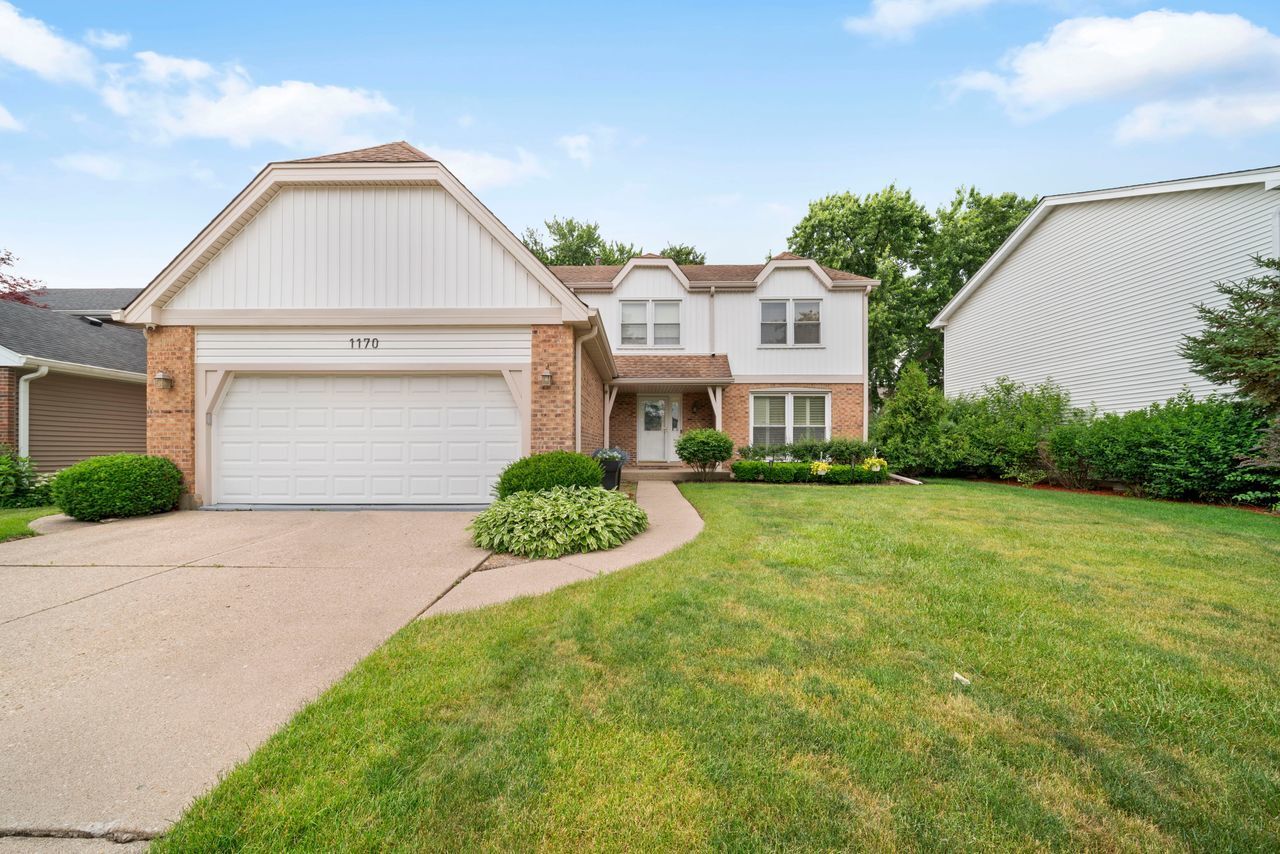 Property Photo:  1170 Green Knolls Drive  IL 60089 