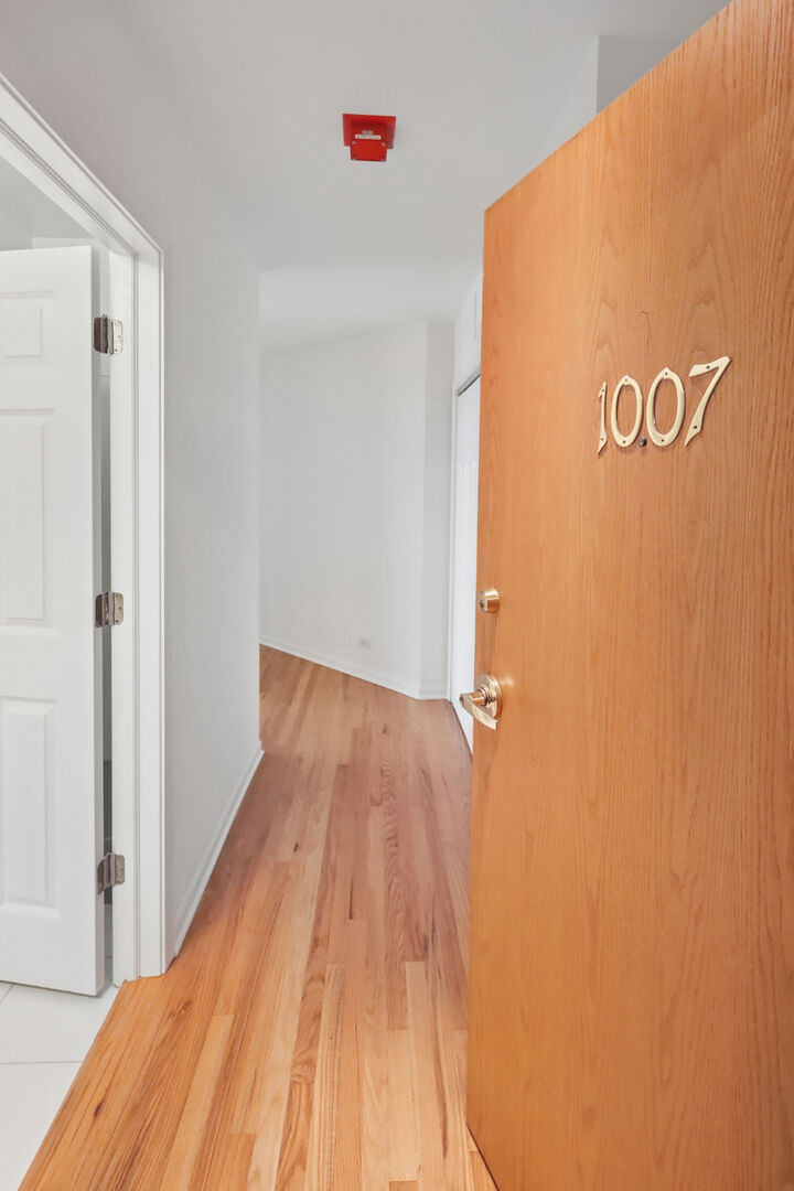 Property Photo: 161 W Harrison Street 1007 IL 60605