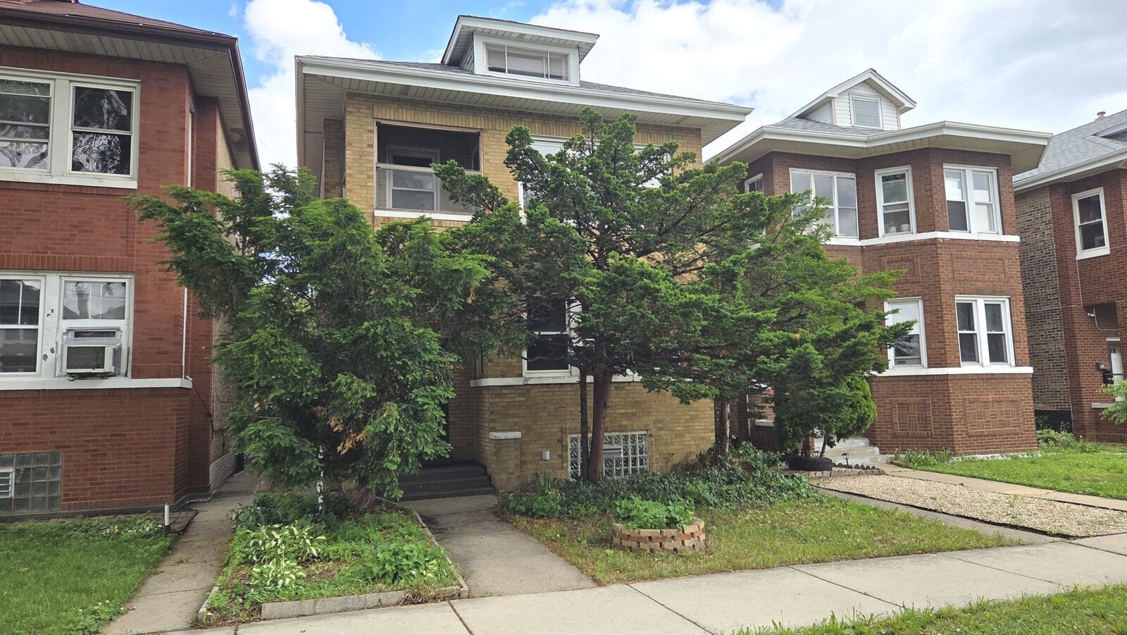 Property Photo: 4307 S Sawyer Avenue IL 60632