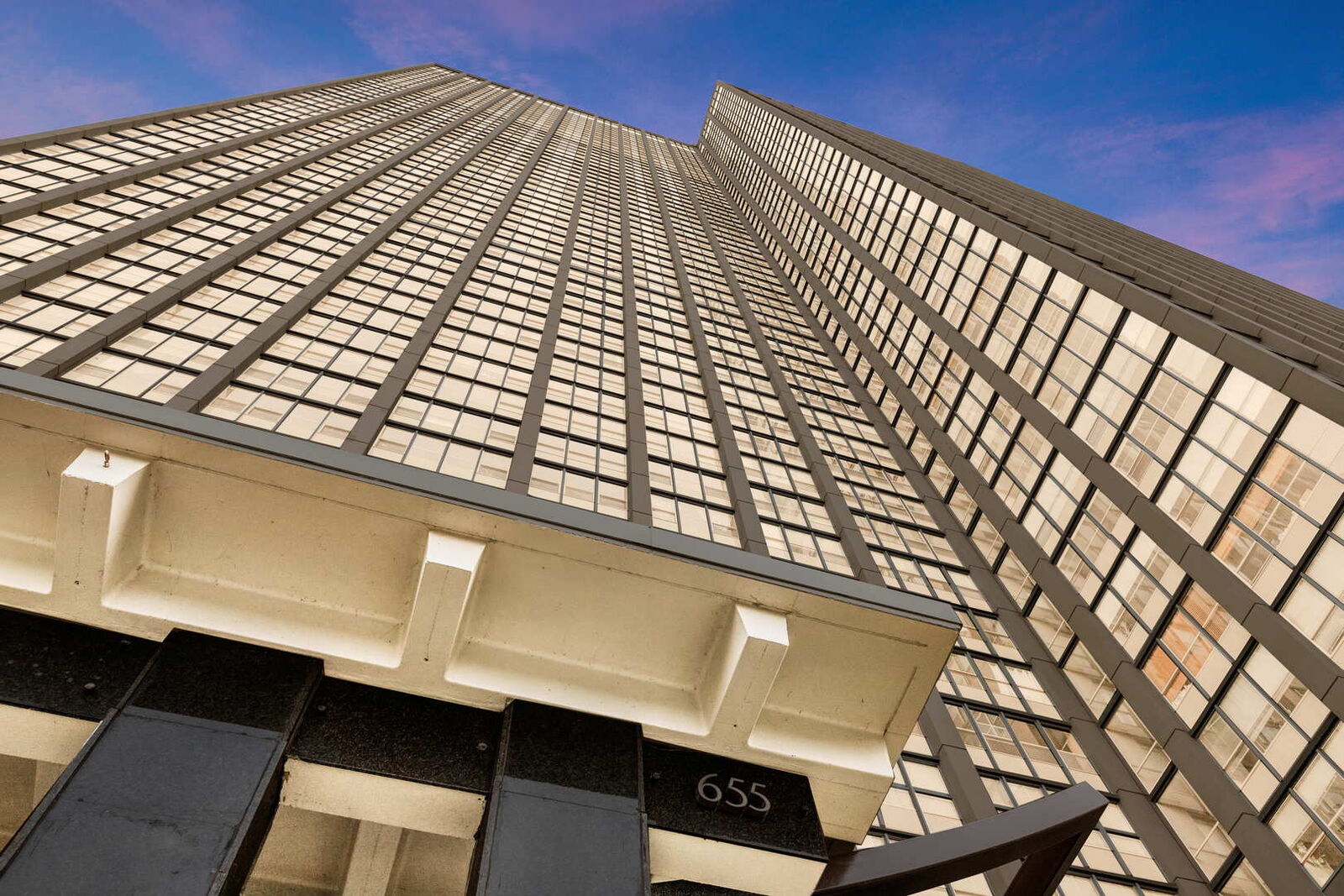 Property Photo: 655 W Irving Park Road 703 IL 60613