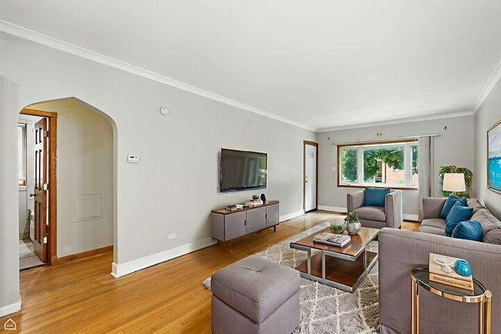 Property Photo: 5837 W Peterson Avenue 1 IL 60646