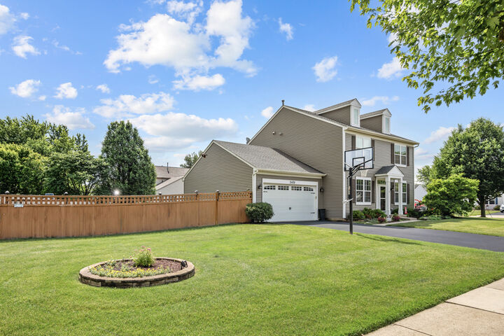 Property Photo: 11476 Heritage Lane IL 60142