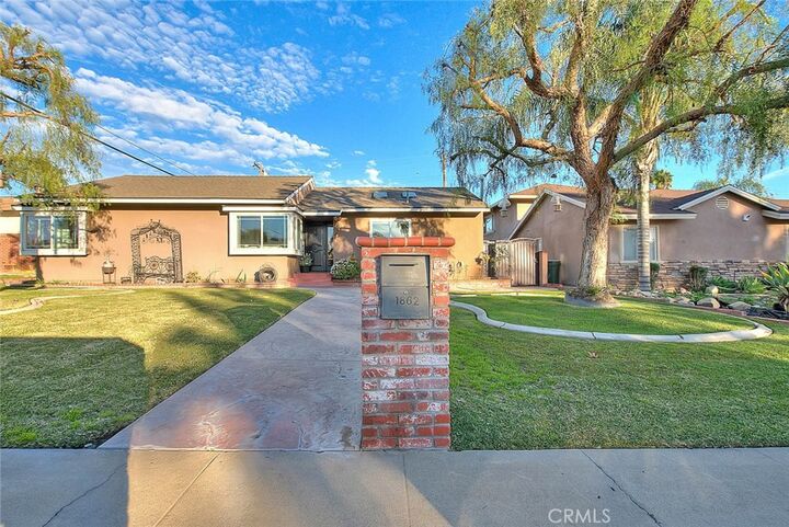 Property Photo: 1862 Bonnie Brae CA 91767