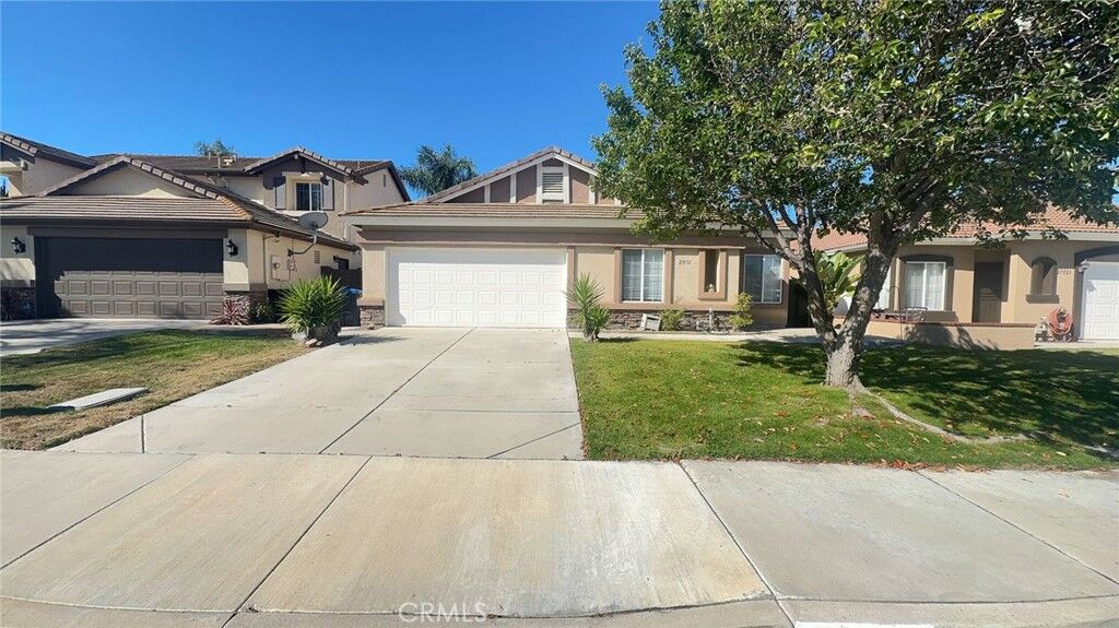 Property Photo: 27531 Sierra Madre CA 92563