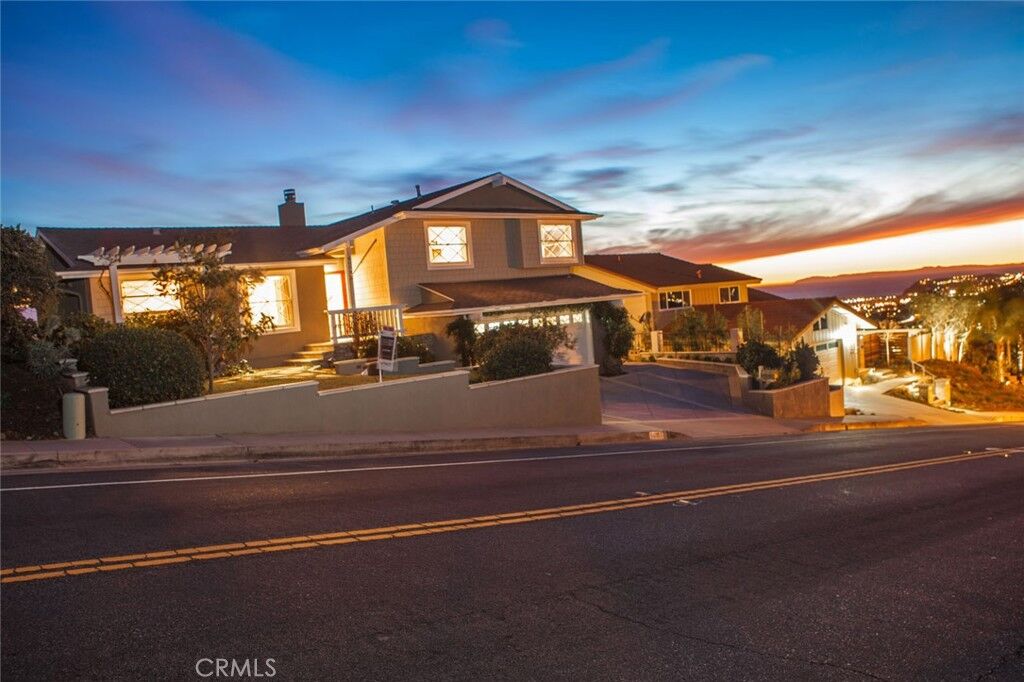 Property Photo:  4009 Calle Bienvenido  CA 92673 