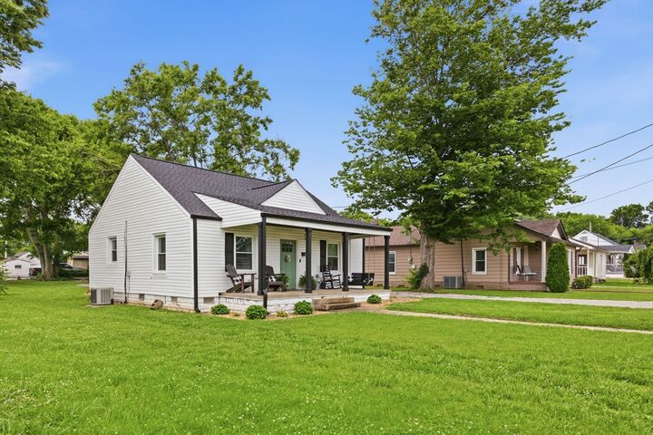 Property Photo:  505 1st Avenue  TN 38474 