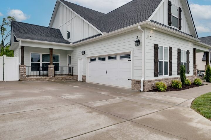 Property Photo:  6901 Hiatus Ct  TN 37129 
