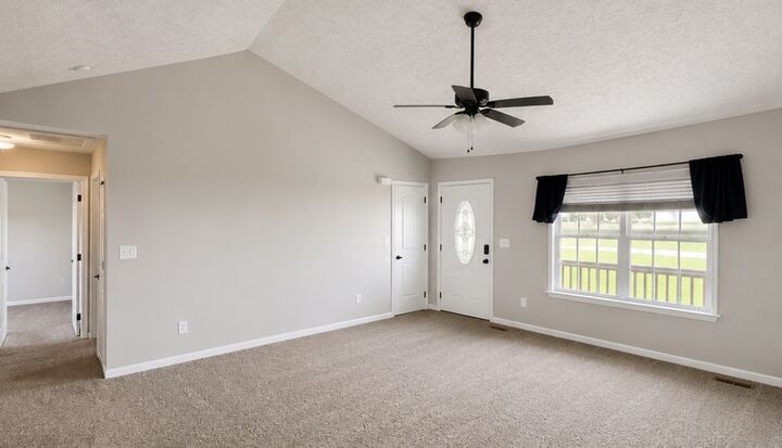 Property Photo: 121 Hazelnut Ln TN 37180
