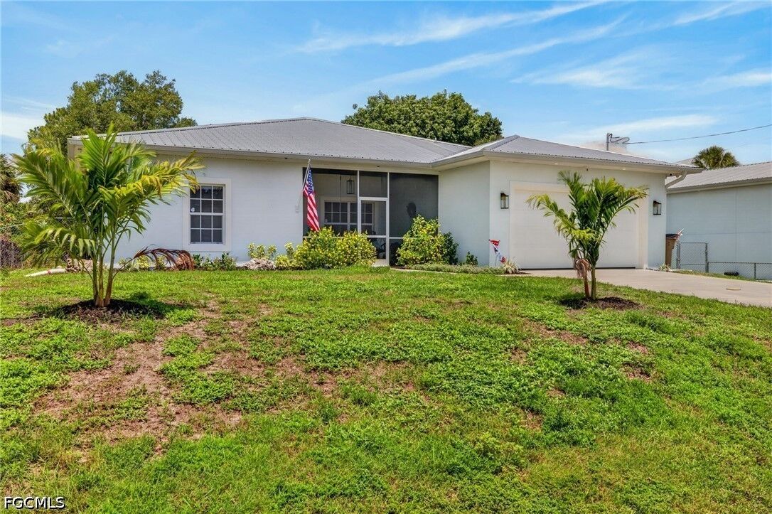 Property Photo:  6011 Jadestone Avenue  FL 33905 