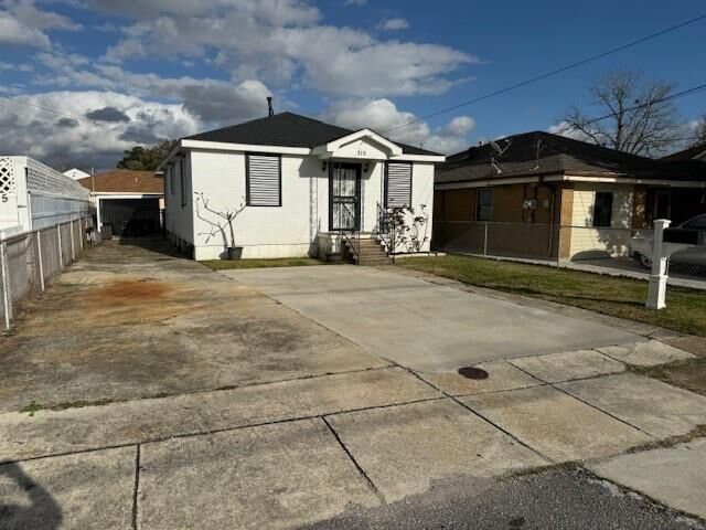 Property Photo:  519 Farrington Drive  LA 70072 