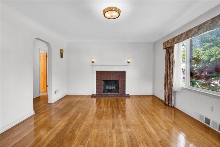 Property Photo: 27 Brierwood Lane VT 05408