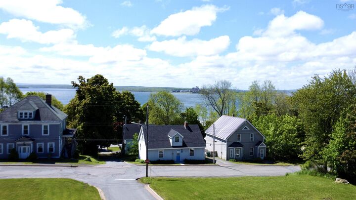 Property Photo:  143 High Street, Pictou, Ns  NS B0K 1H0 