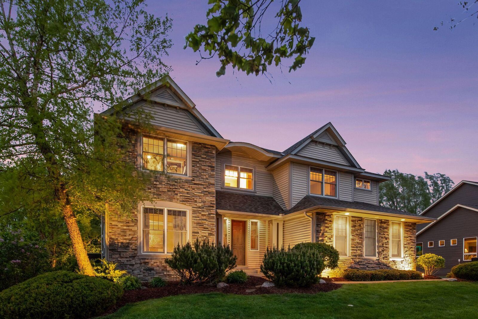 Property Photo:  1800 Carriage Drive  MN 55386 