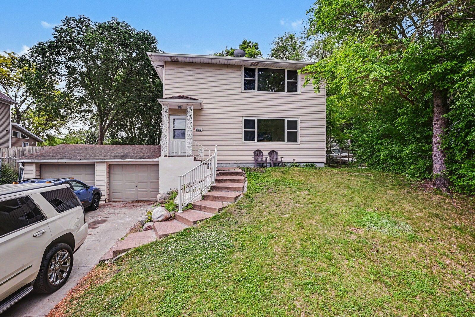 Property Photo: 1680 Burns Avenue MN 55106