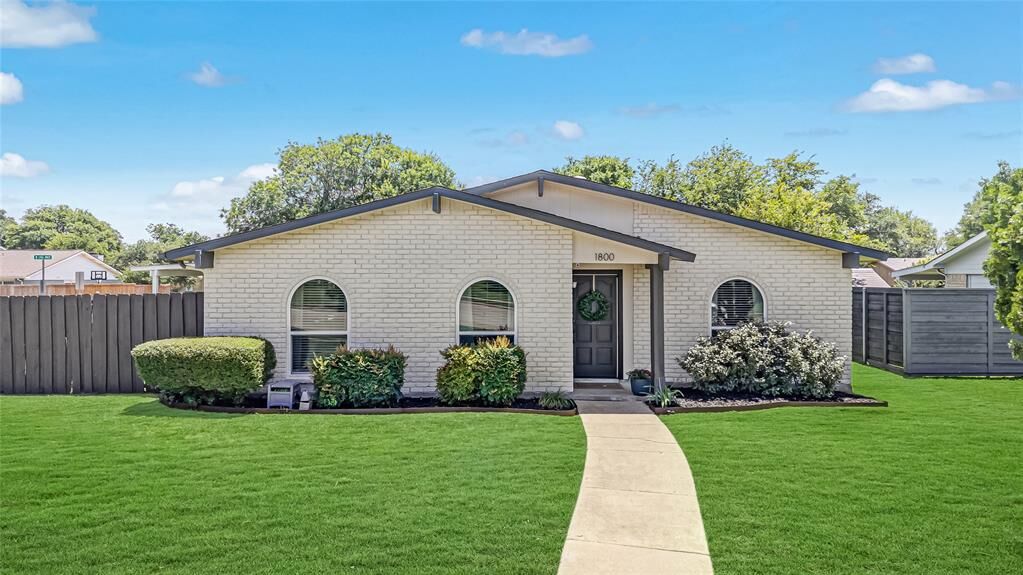 Property Photo:  1800 Cumberland Trail  TX 75023 