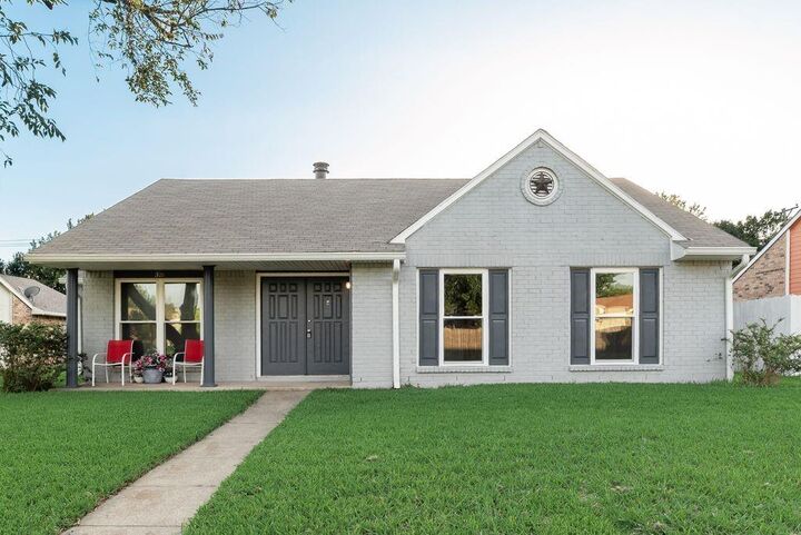 Property Photo: 316 Matterhorn Street TX 75104