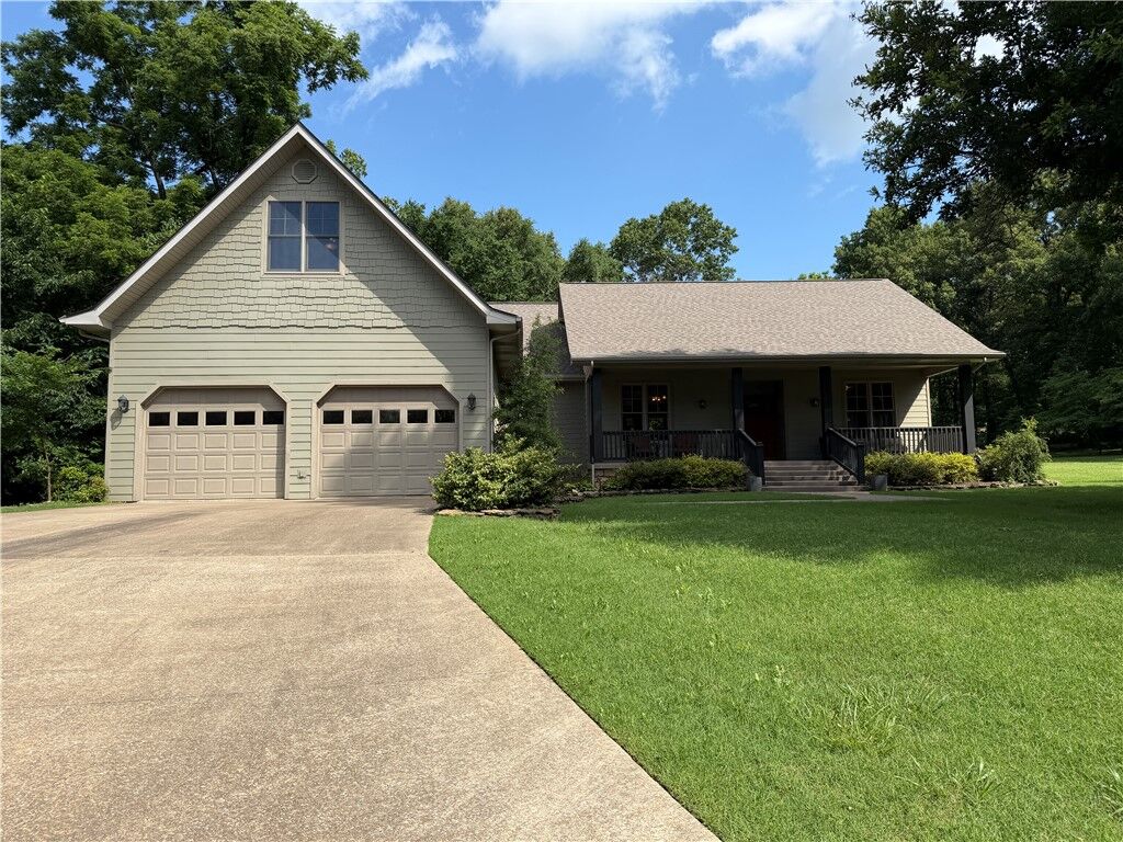 Property Photo: 4120 Acorn Drive AR 72601