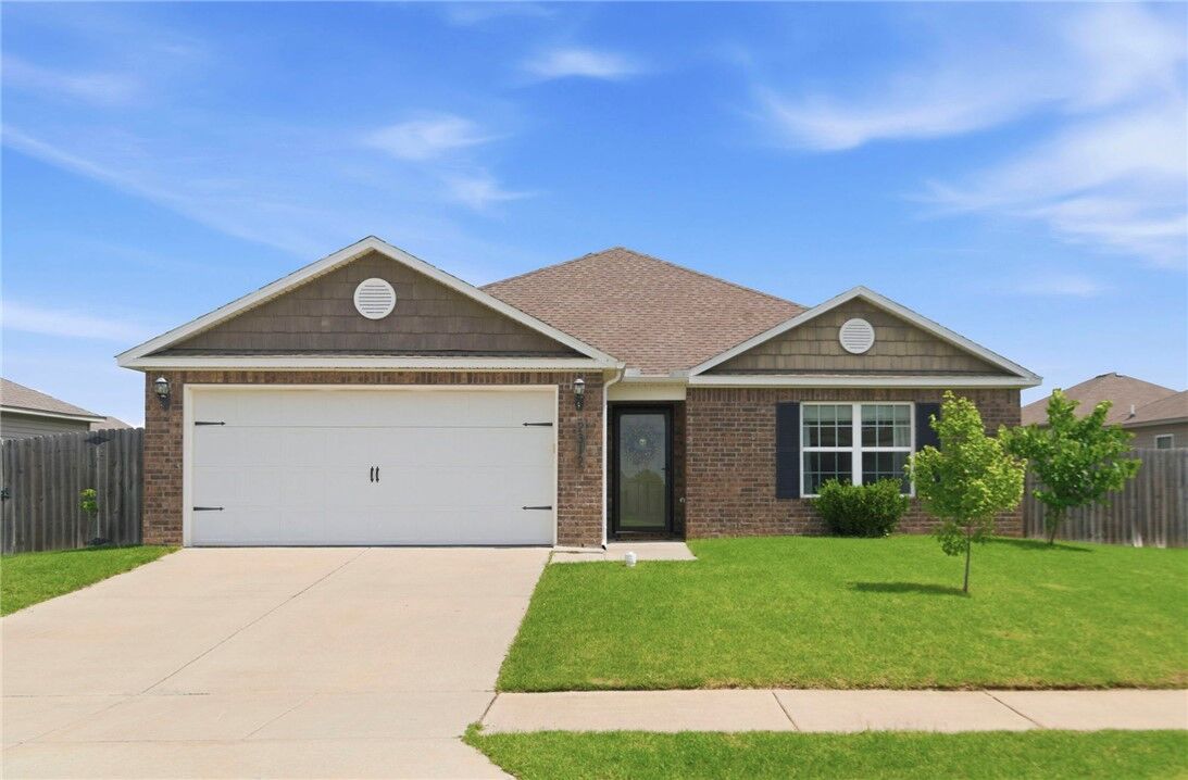 Property Photo: 2312 Hickory Wood Avenue AR 72745