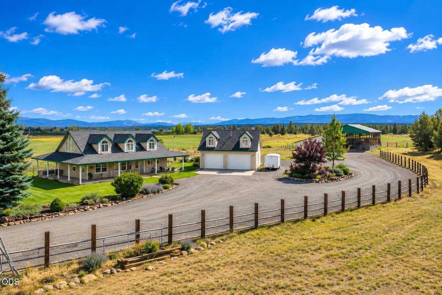 Property Photo: 24585 Dodds Road OR 97701