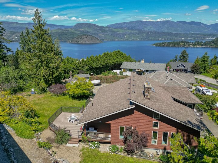 Property Photo: 2392 Mt Tuam Crescent BC V0E 2W2