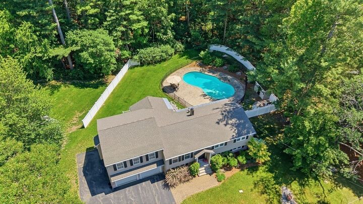 Property Photo:  7 Parsons Lane  MA 01821 
