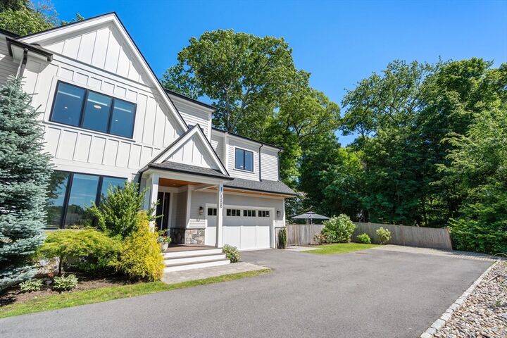 Property Photo:  1058 Beacon Street 2  MA 02459 